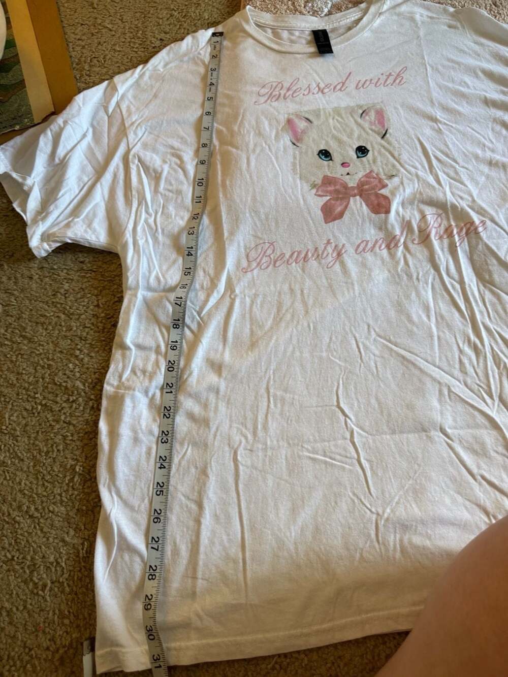 Lana Del Rey Gildan 'Blessed with Beauty and Rage' Graphic Kitten T-Shirt - Picture 3 of 7